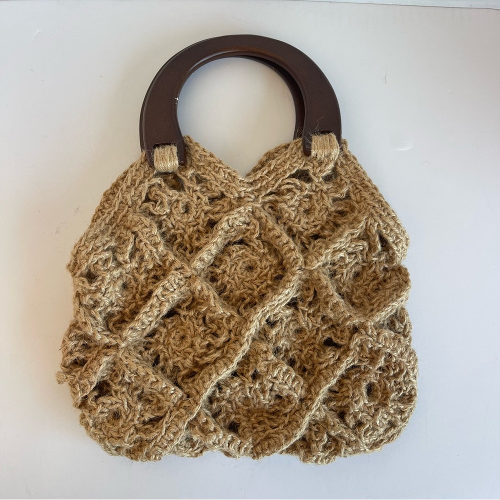 Vintage  Woven Rope-Style Boho Bag With Wood Handle . - Picture 2 of 10